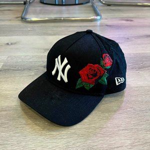 New Era New York Yankees Rose Emblem 9FORTY A-Frame Snapback - Black